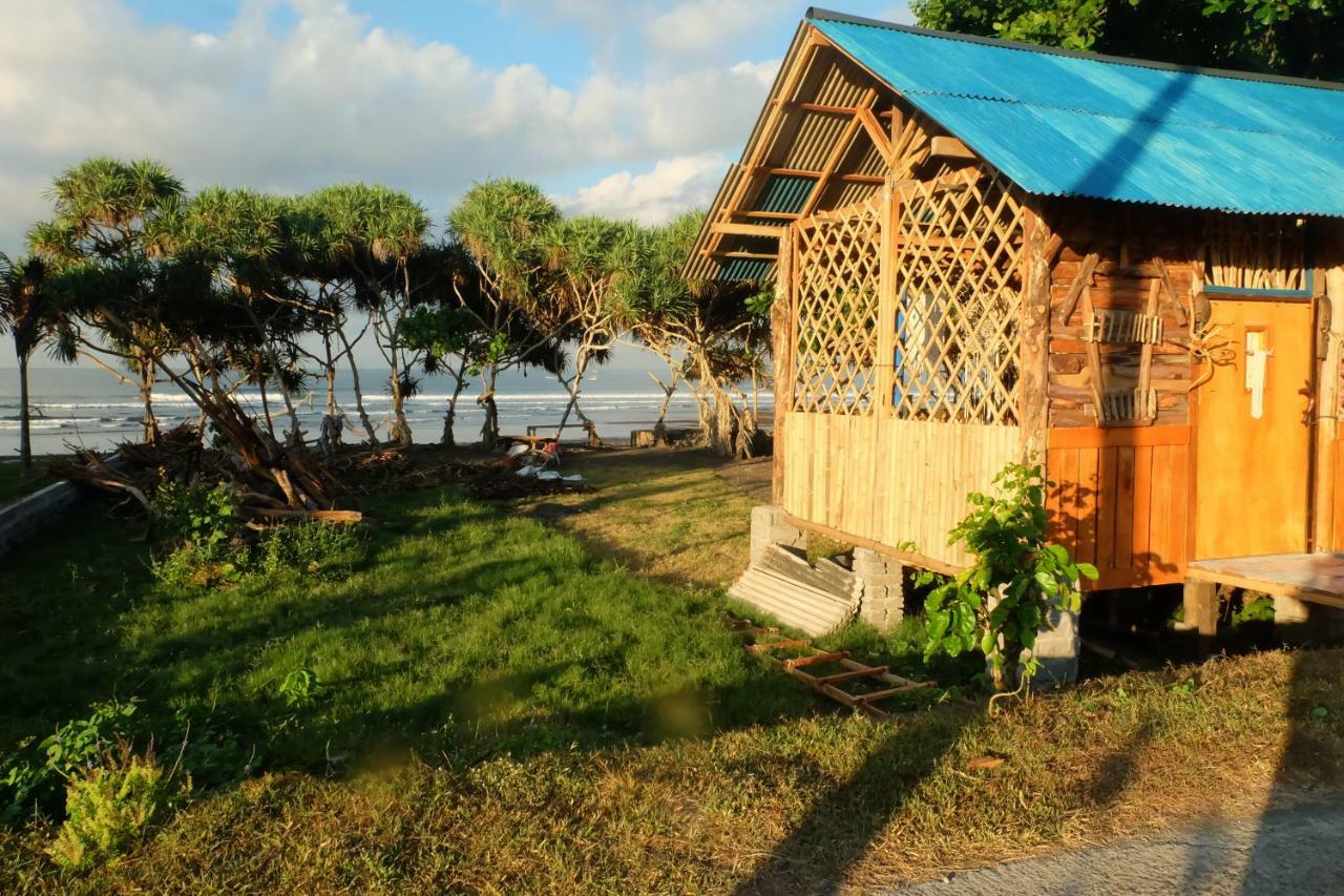 The Nyamo Surf & Stay Pulukan Zewnętrze zdjęcie